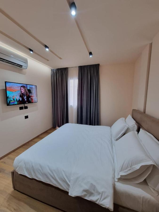 Djakbe Hotel Tiranë Luaran gambar