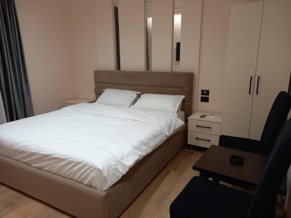 Djakbe Hotel Tiranë Luaran gambar