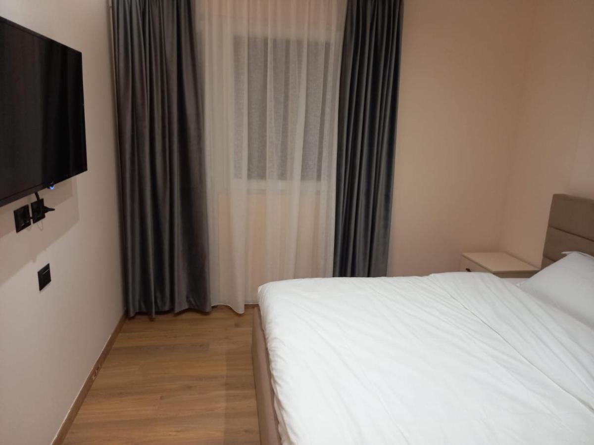 Djakbe Hotel Tiranë Luaran gambar