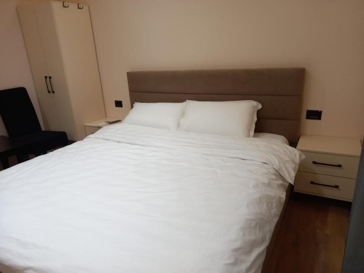 Djakbe Hotel Tiranë Luaran gambar